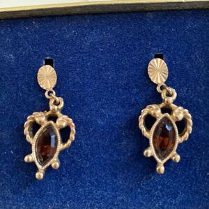 VIntage Avon drop earrings - in original box